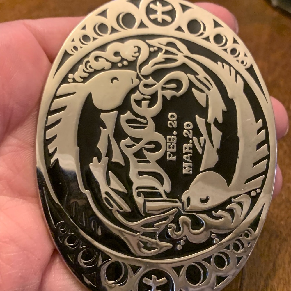 Award designs Pisces silverplate belt buckle - Picture 2 of 8